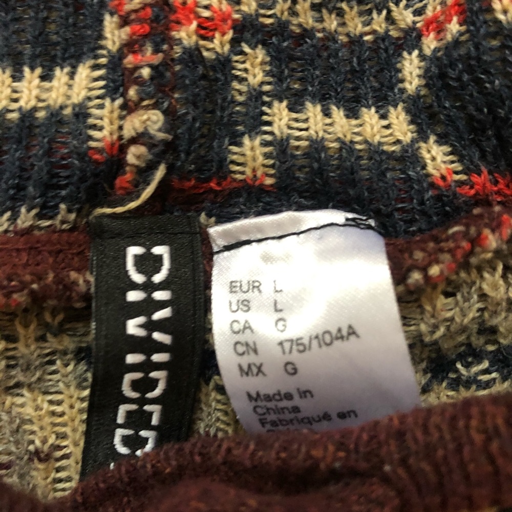 H&M pattern sweater - Picture 3 of 4